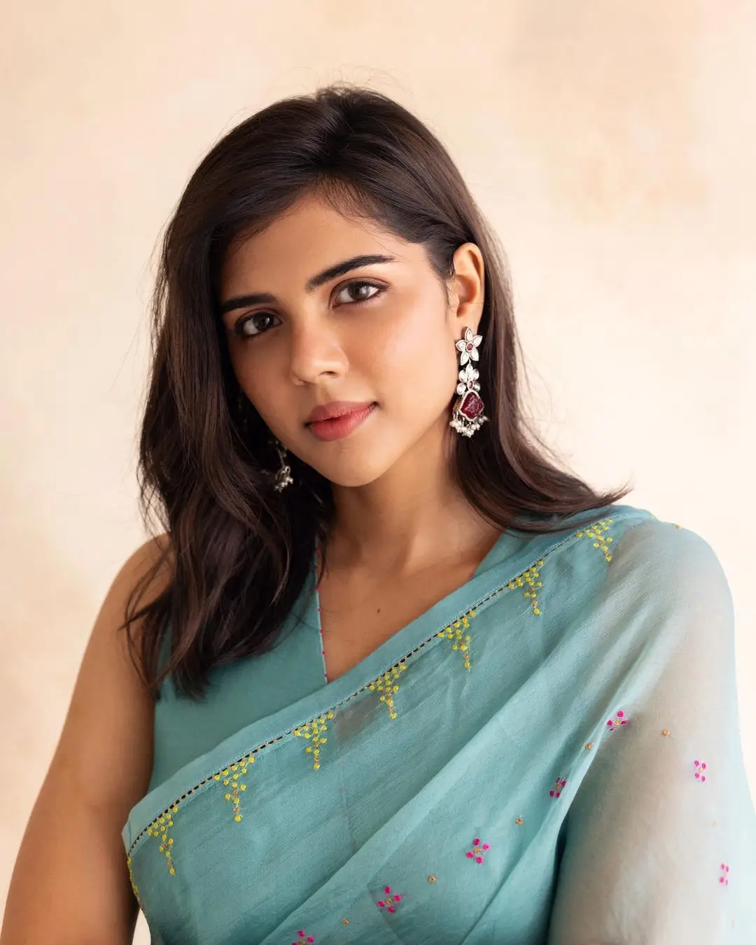 KALYANI PRIYADARSHAN IN BLUE SAREE SLEEVELESS BLOUSE